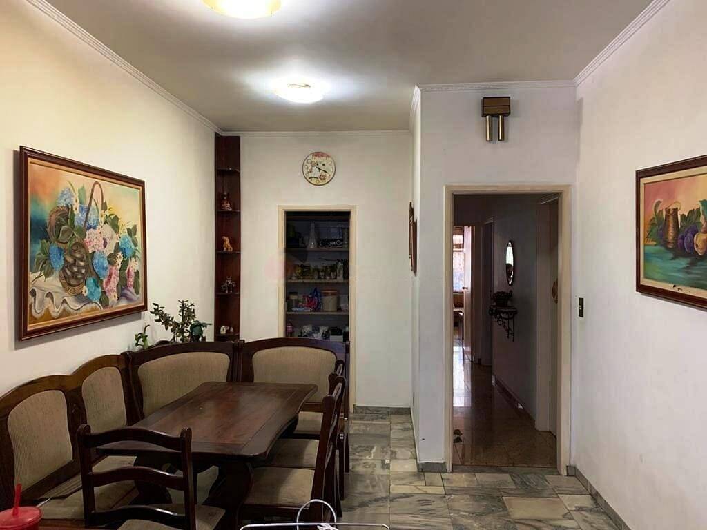 Casa para alugar com 2 quartos, 250m² - Foto 3