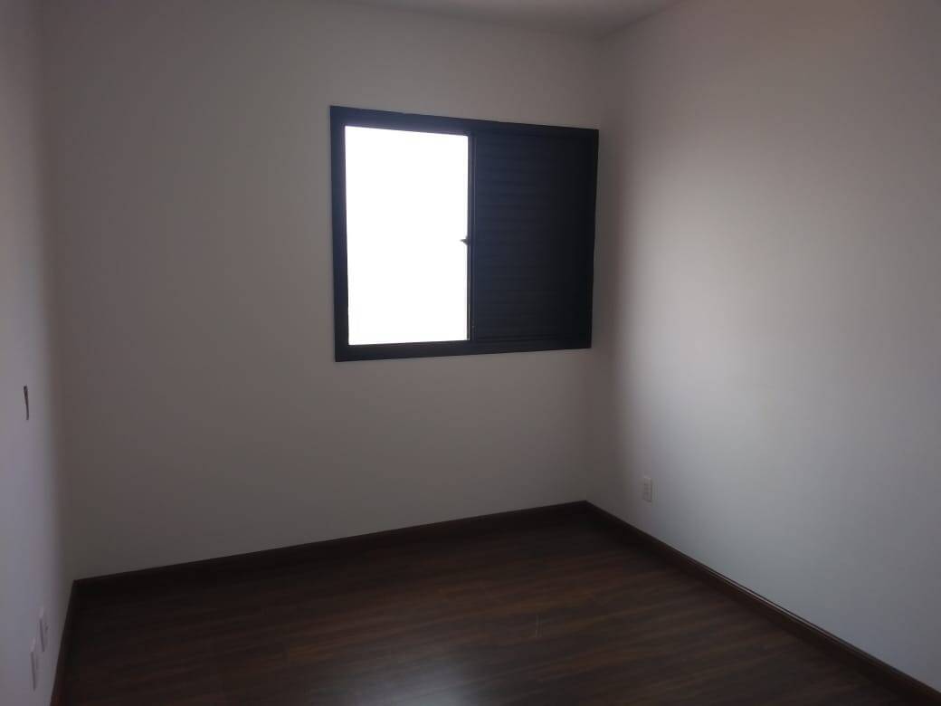 Apartamento à venda com 3 quartos, 85m² - Foto 10