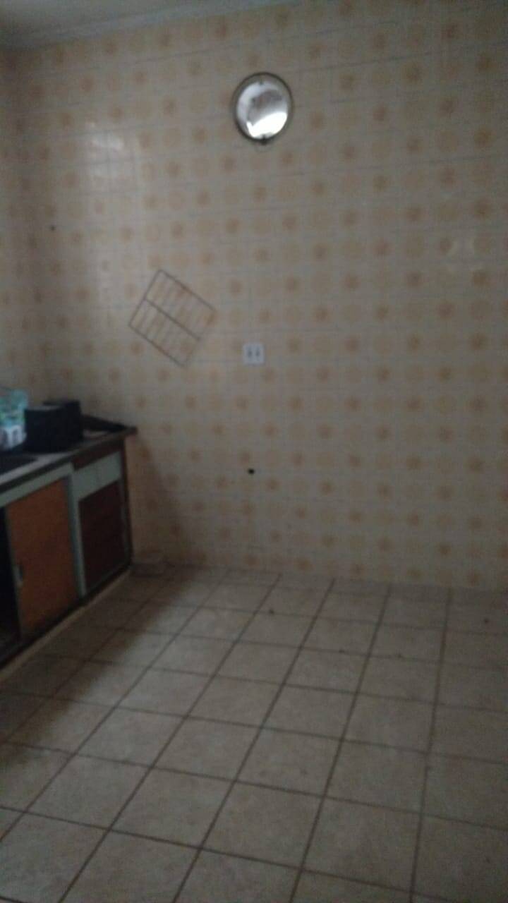 Casa à venda com 3 quartos, 200m² - Foto 5