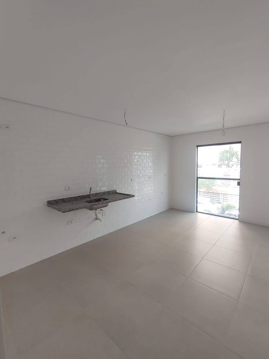 Casa à venda com 2 quartos, 131m² - Foto 3