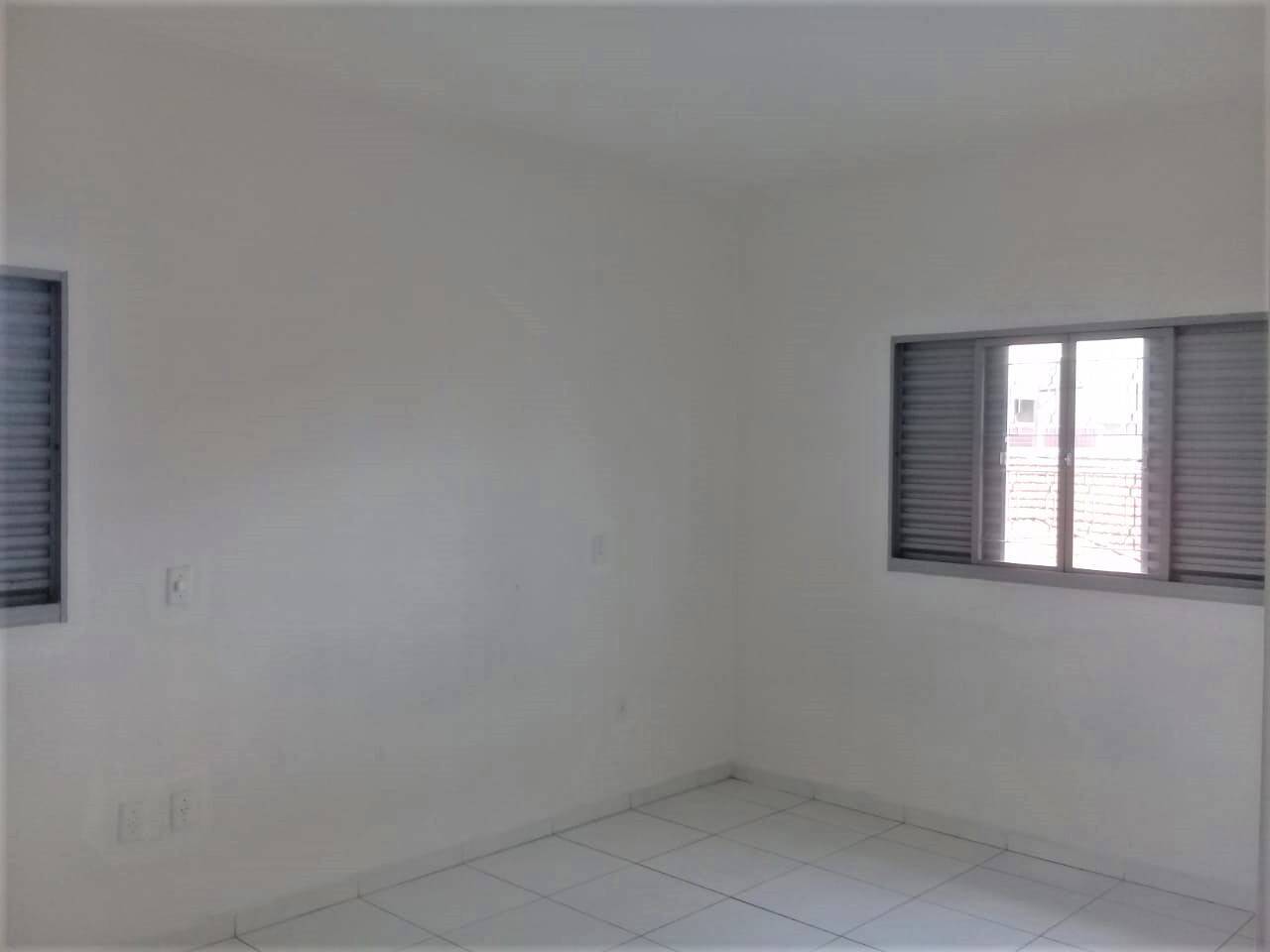 Casa à venda com 4 quartos, 331m² - Foto 16