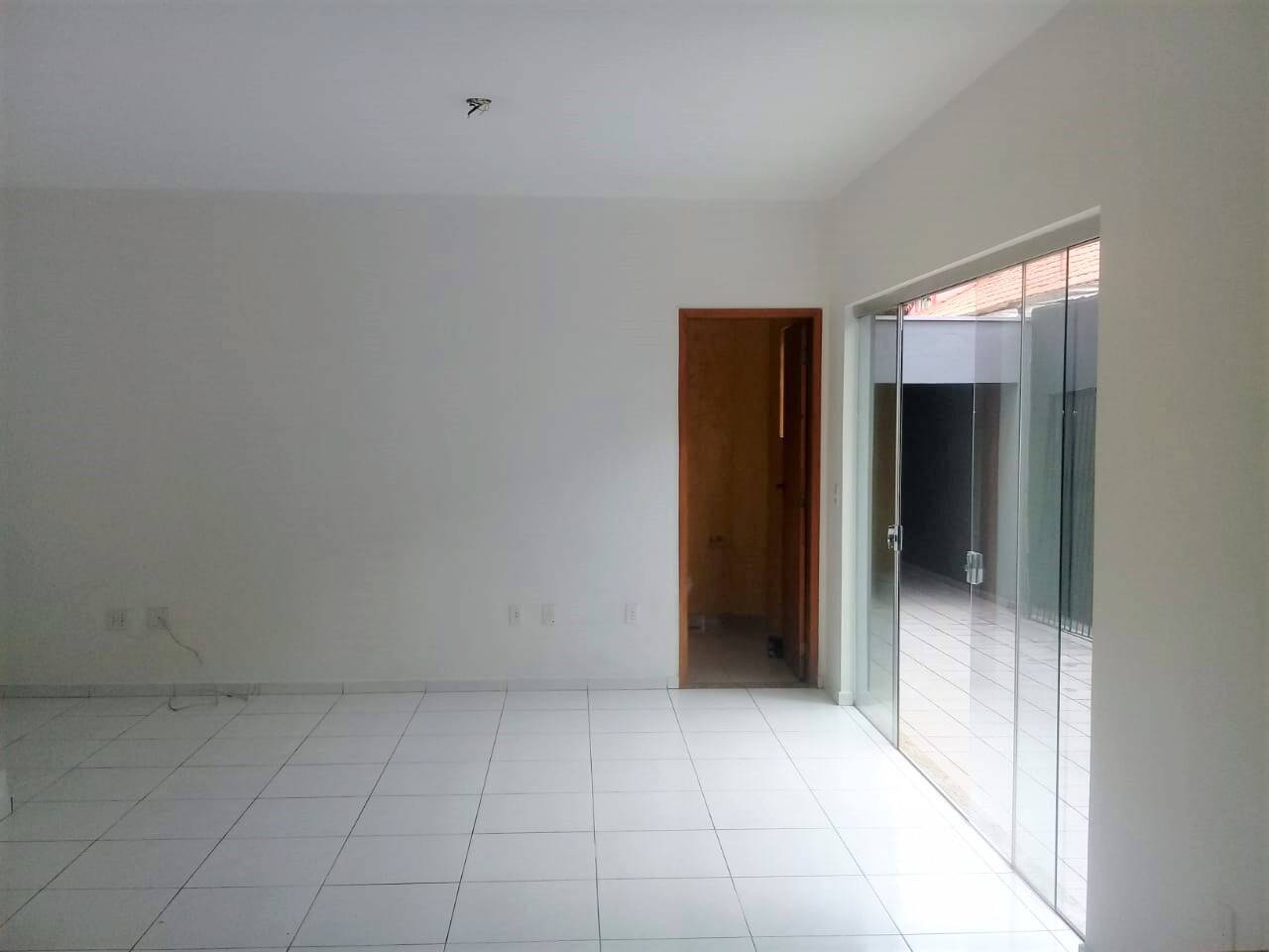 Casa à venda com 4 quartos, 331m² - Foto 4