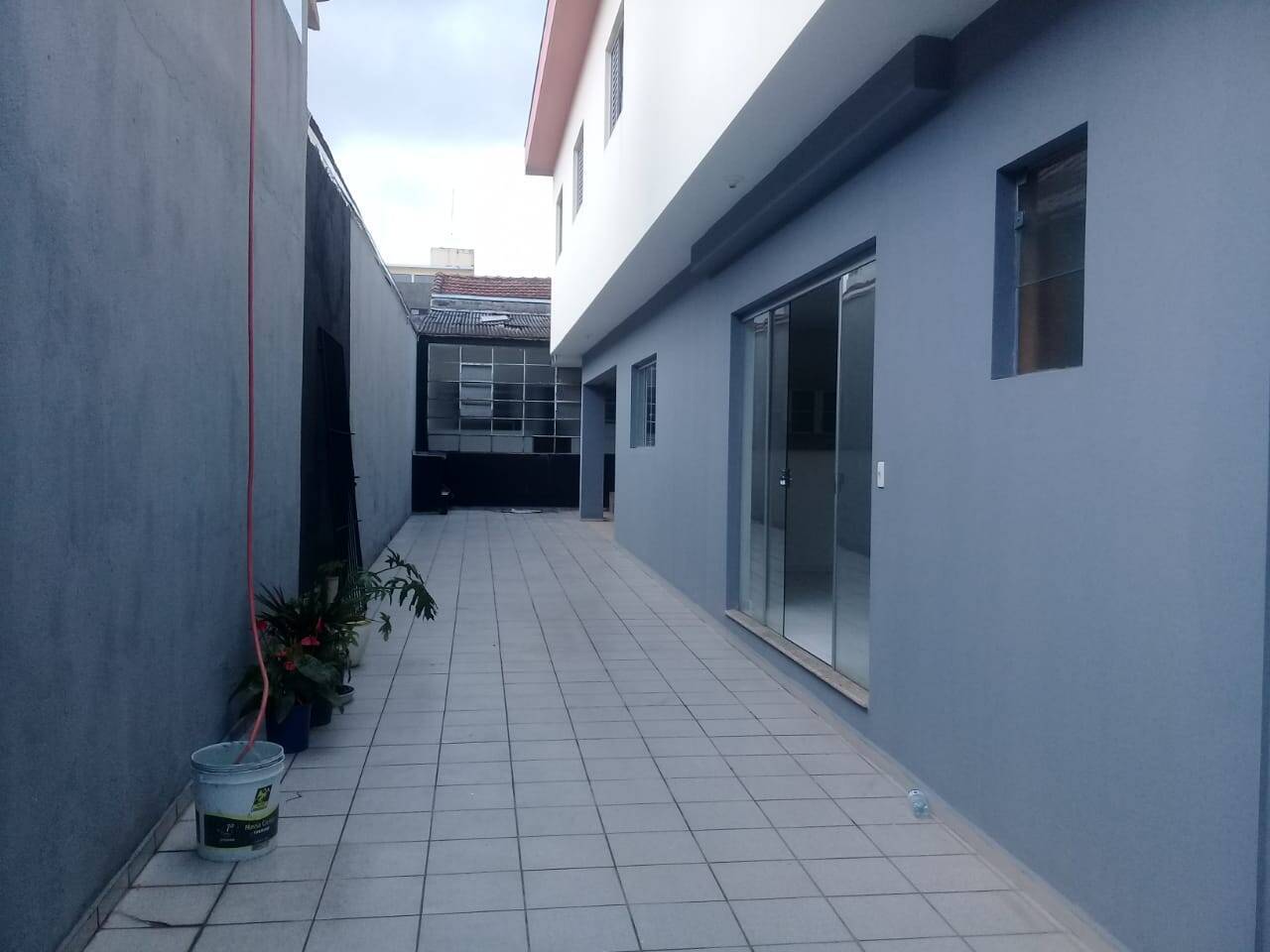 Casa à venda com 4 quartos, 331m² - Foto 3