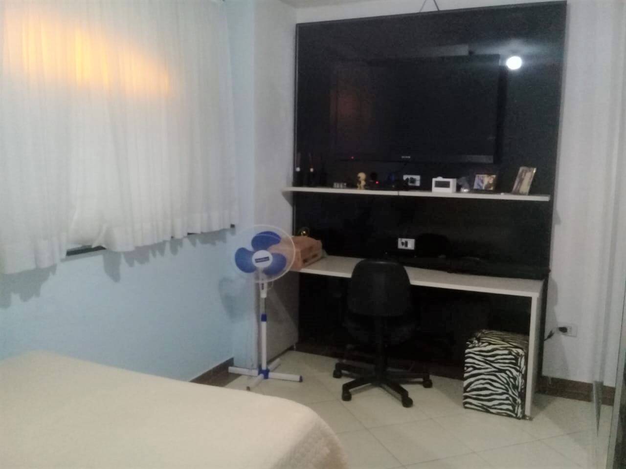 Sobrado à venda com 4 quartos, 250m² - Foto 2