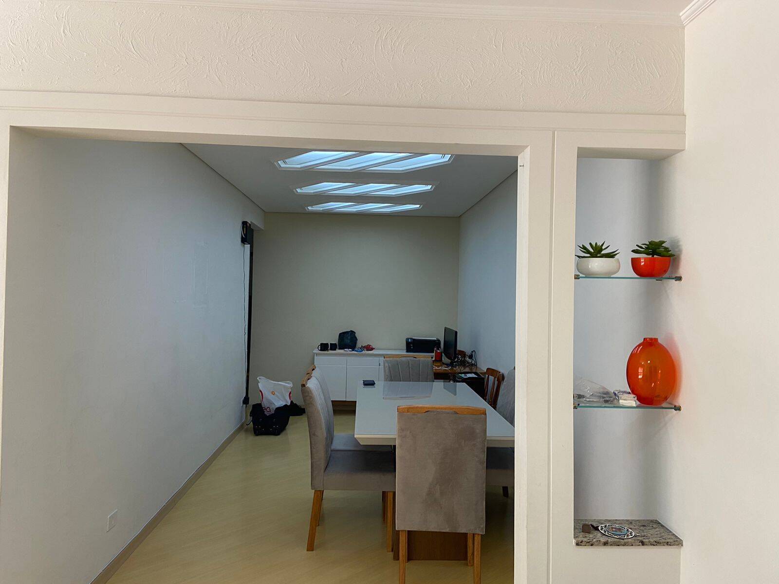 Apartamento à venda com 3 quartos, 110m² - Foto 2