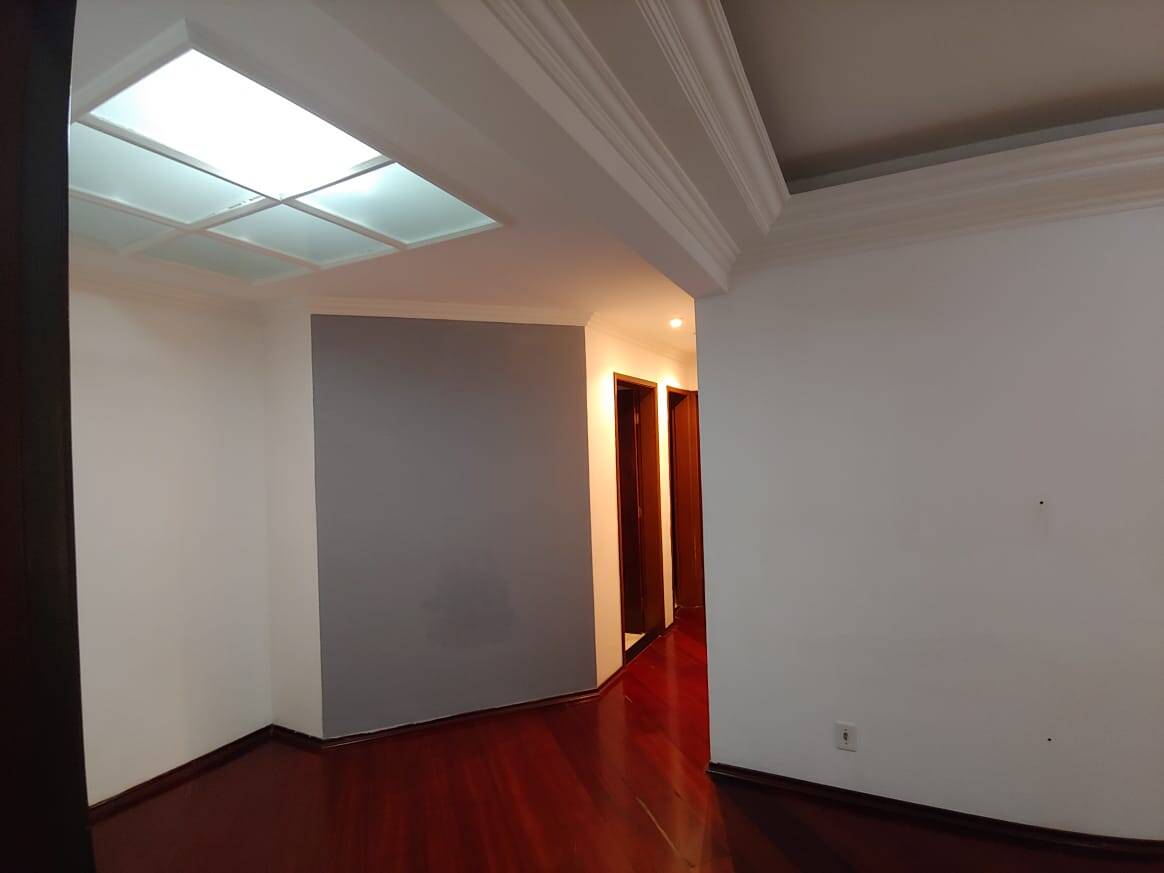 Apartamento à venda com 2 quartos, 62m² - Foto 2