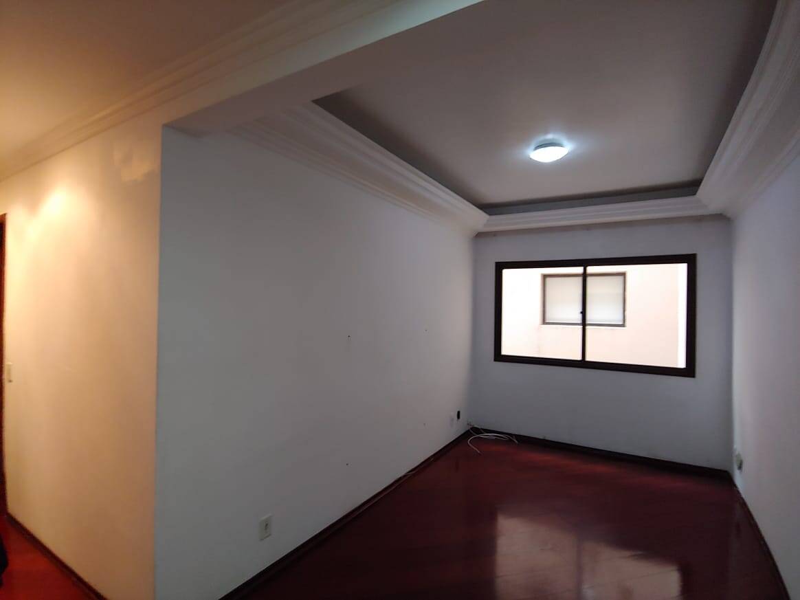 Apartamento à venda com 2 quartos, 62m² - Foto 3