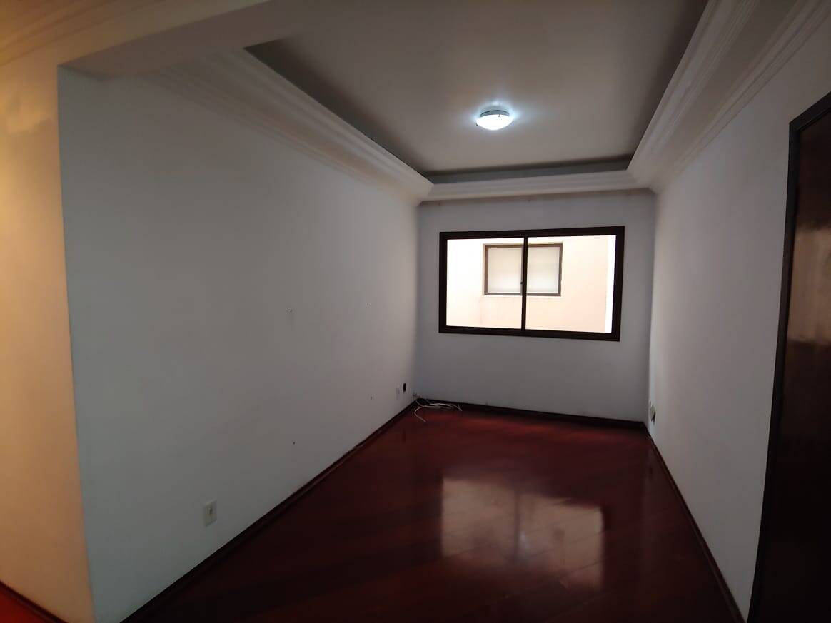 Apartamento à venda com 2 quartos, 62m² - Foto 1