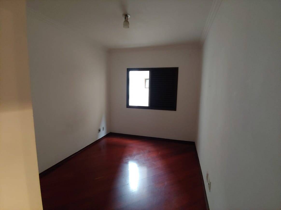 Apartamento à venda com 2 quartos, 62m² - Foto 13