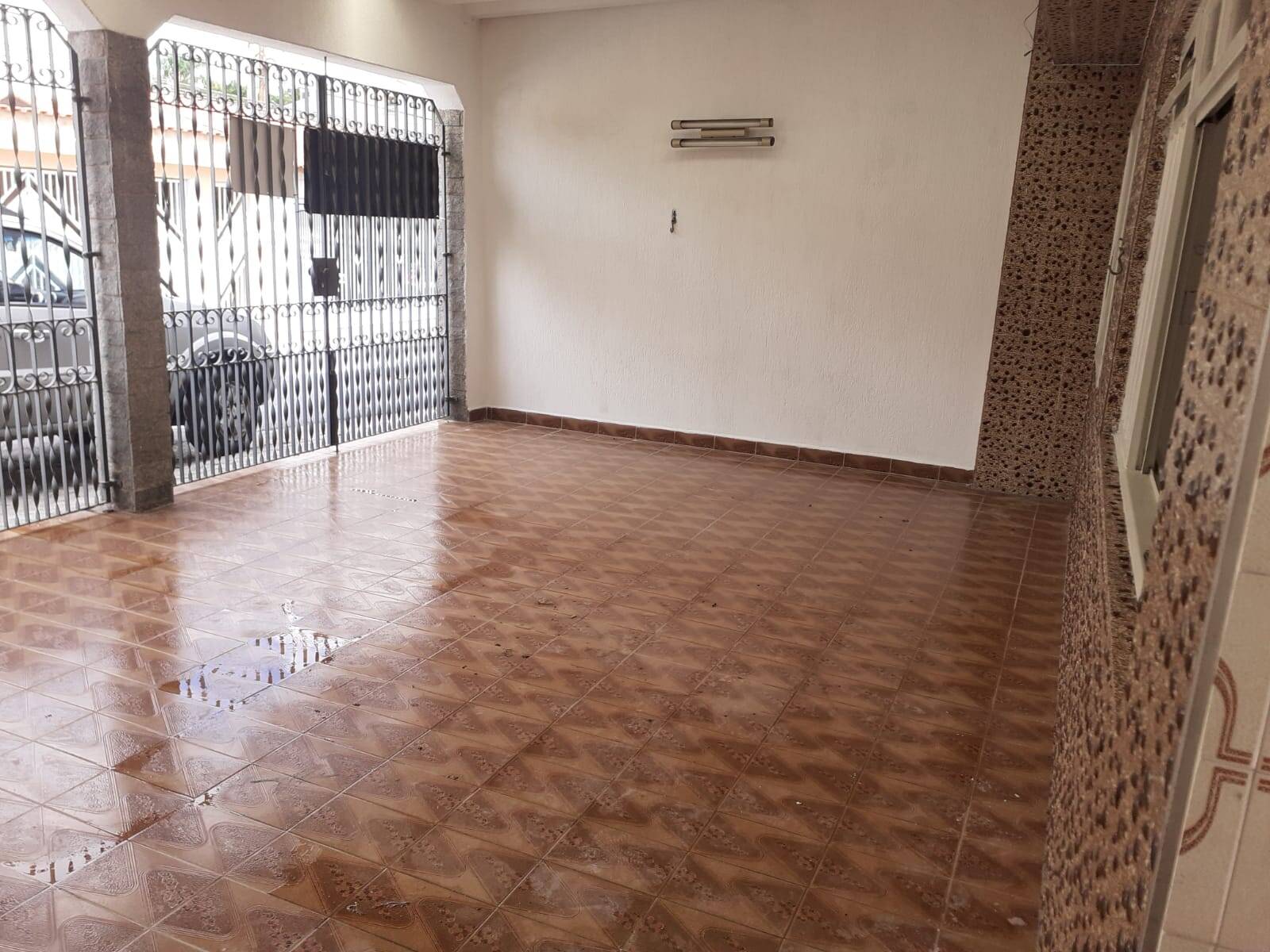 Casa à venda com 2 quartos, 100m² - Foto 2