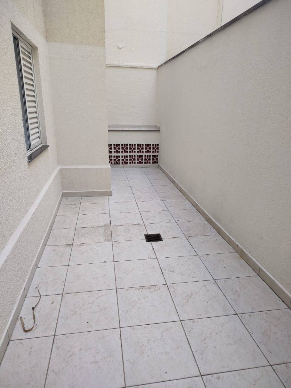 Apartamento à venda com 2 quartos, 60m² - Foto 2