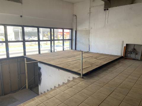 Depósito-Galpão-Armazém para alugar, 120m² - Foto 1