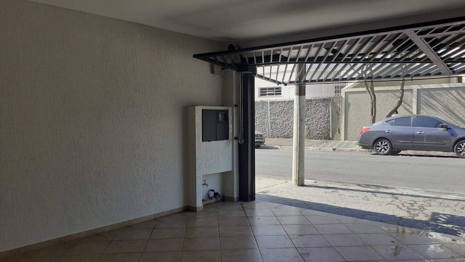 Casa à venda com 3 quartos, 248m² - Foto 1