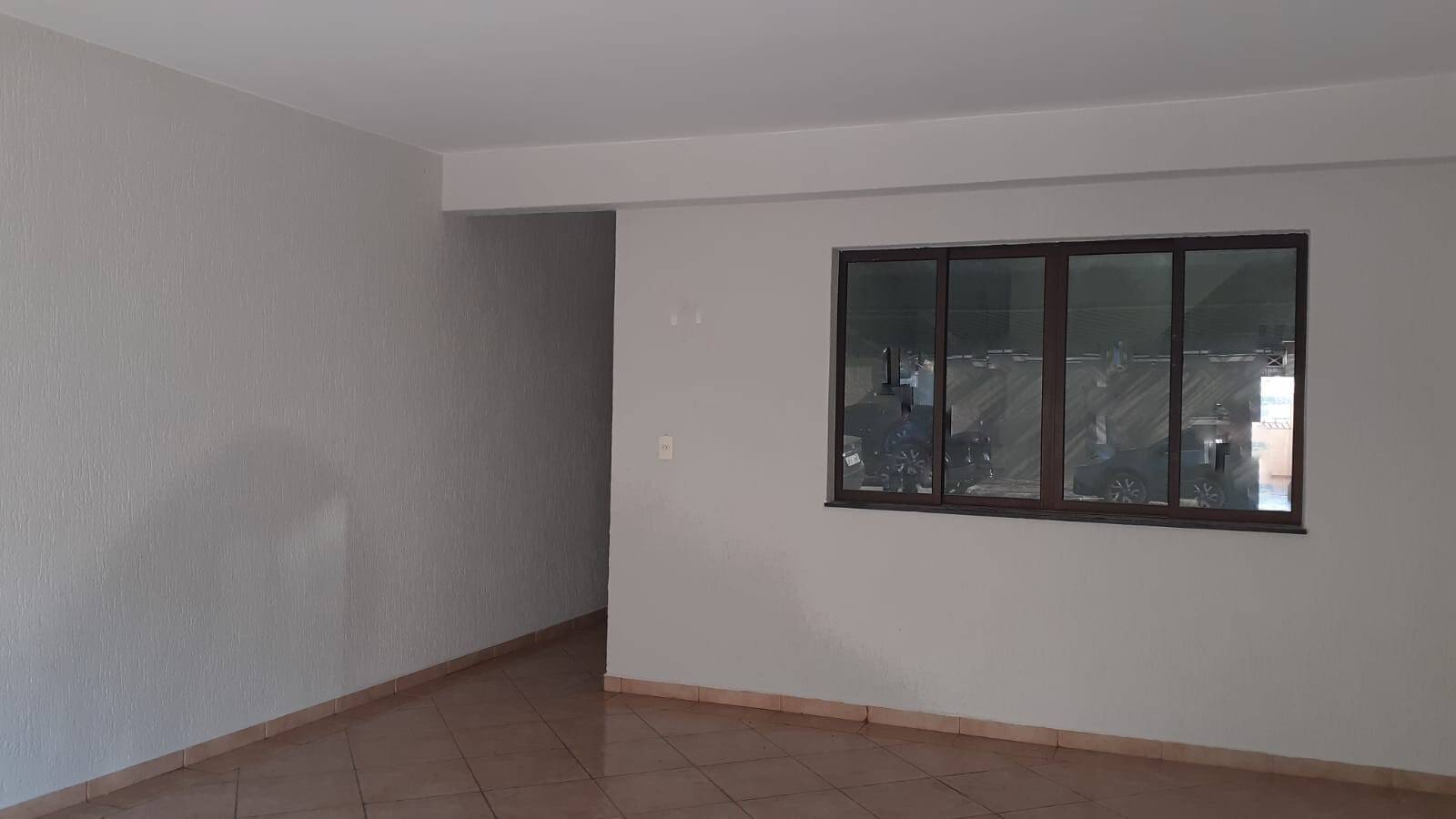 Casa à venda com 3 quartos, 248m² - Foto 2