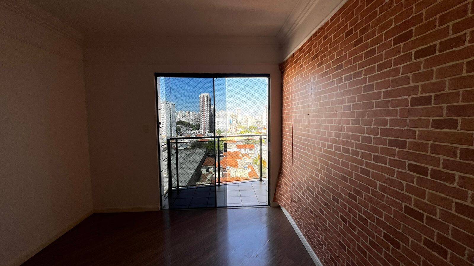 Apartamento à venda com 2 quartos, 75m² - Foto 2