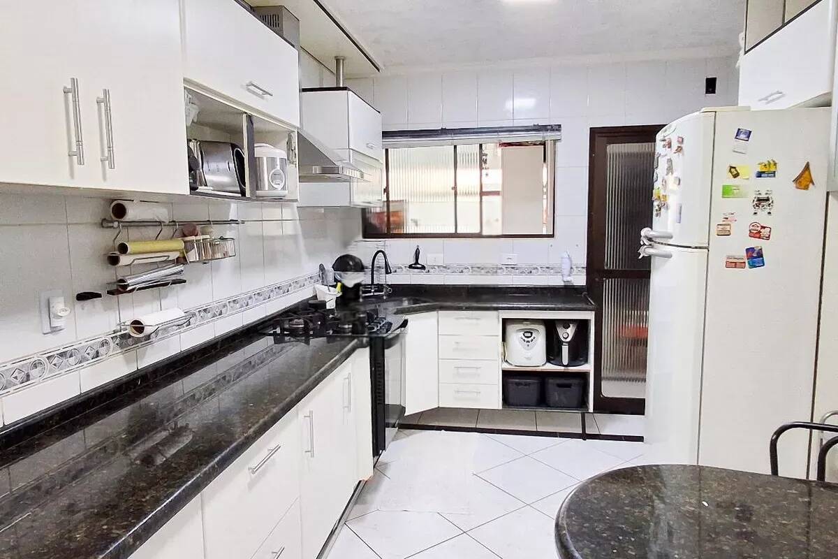 Apartamento à venda com 3 quartos, 118m² - Foto 21