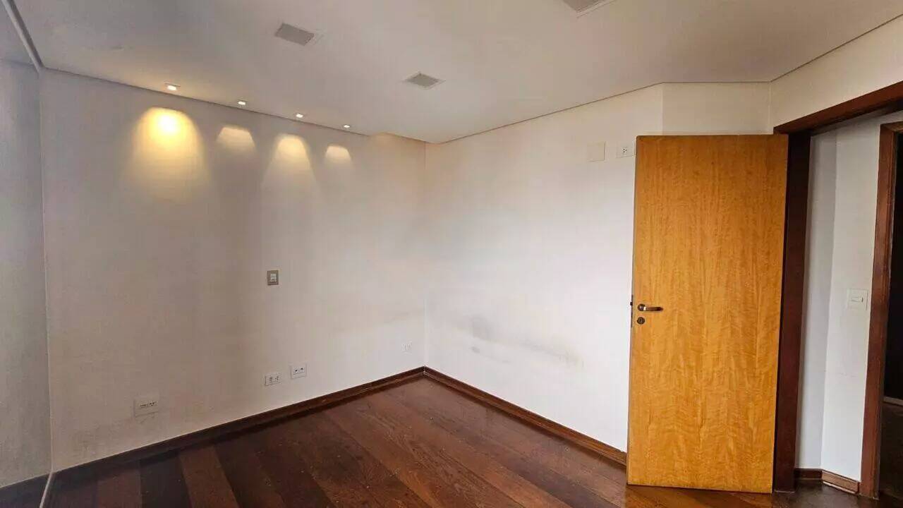 Apartamento para alugar com 3 quartos, 102m² - Foto 9